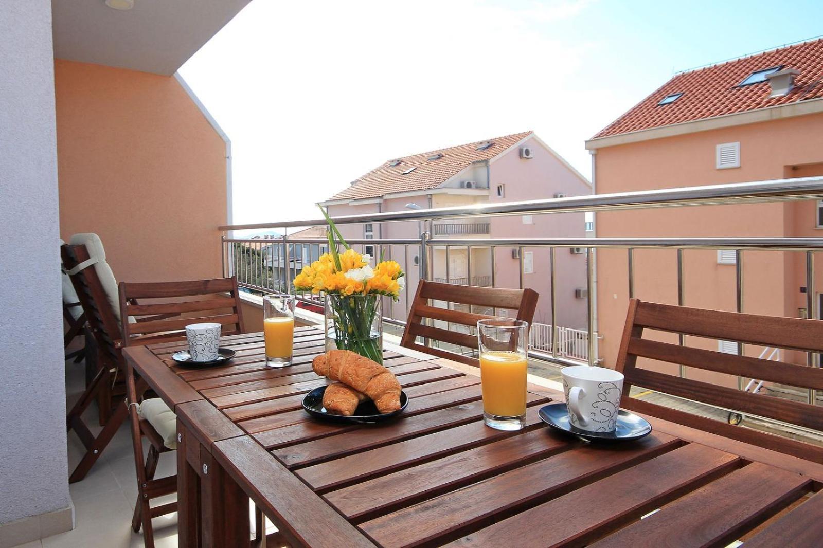 Apartman Ela Макарська Екстер'єр фото